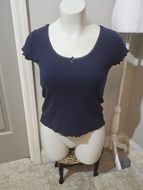 torrid Navy Scoop Lace-Trim Short Sleeve Crop Top